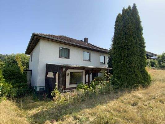 Süd-Westansicht mit Terrasse Einliegerwohnung