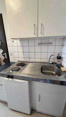 Pantryküche im Eingangsbereich.jpeg