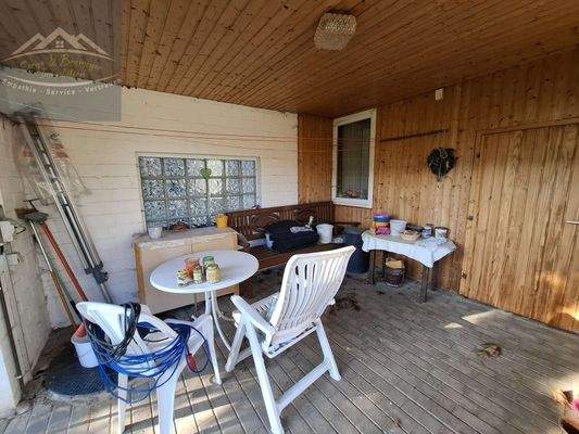 15 Überdachte Terrasse Haupthaus