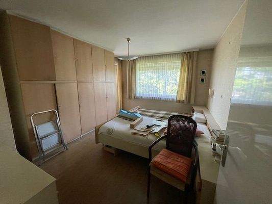 Schlafzimmer m. Balkonzugang OG