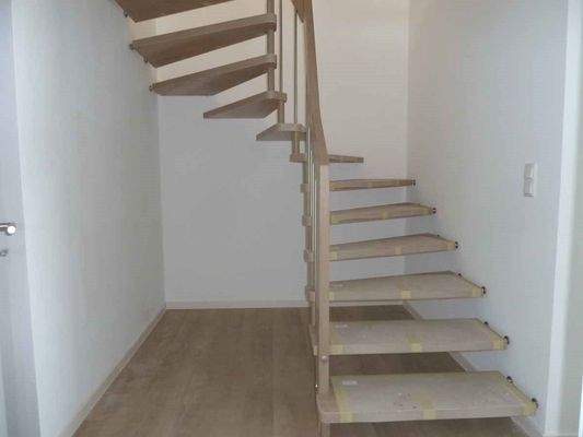 Treppe vom Keller ins Ergeschoss
