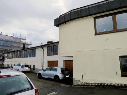 Halle 1 und Bürogebäude