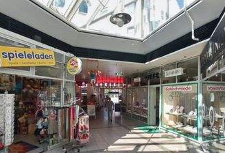 Ladenpassage, rechts neben der Mieteinheit