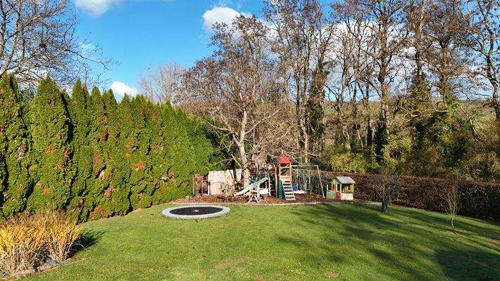 Garten mit eigenem Spielplatz