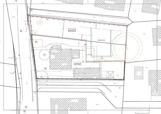 Grundstück rot markiert