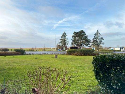 Grundstück vor der Wohnung