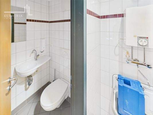 CAM03352G0-PR0065-STILL010