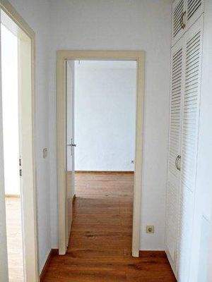 Flur mit Einbauschrank