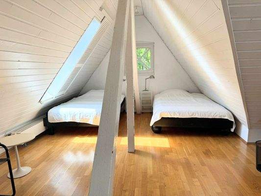 21 Gäste- / Arbeitszimmer