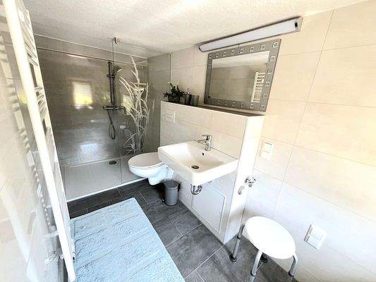 OG - Badezimmer (renoviert)
