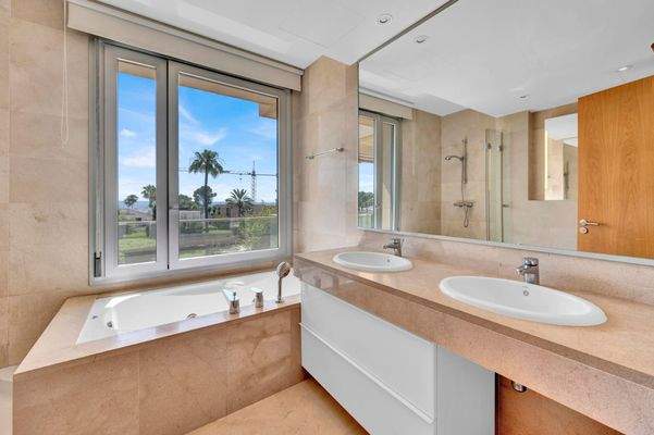 c0dc20b8-6e0f-45a7-b225-4308a39bb0d3