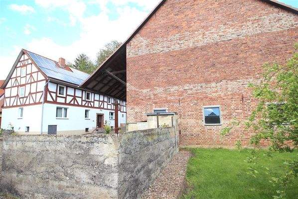 Gesamtansicht Straßenseite