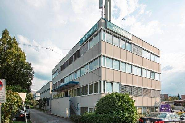 Gebäude Straßenseite