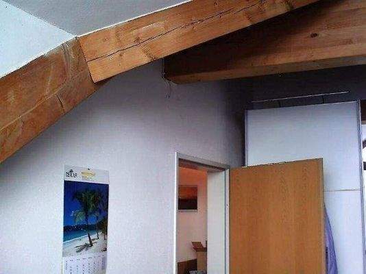 Schlafen, Dachuntersicht zur Türe. Neues Fenster.