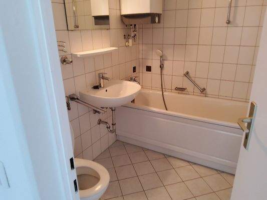 17489402574645815438043599858444