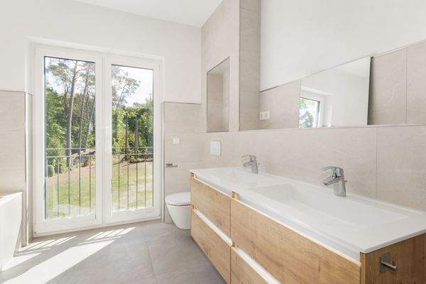 Mit Doppelwaschtisch