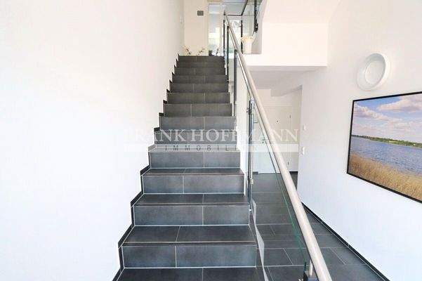 V8828 Bürogebäude - Treppenhaus EG