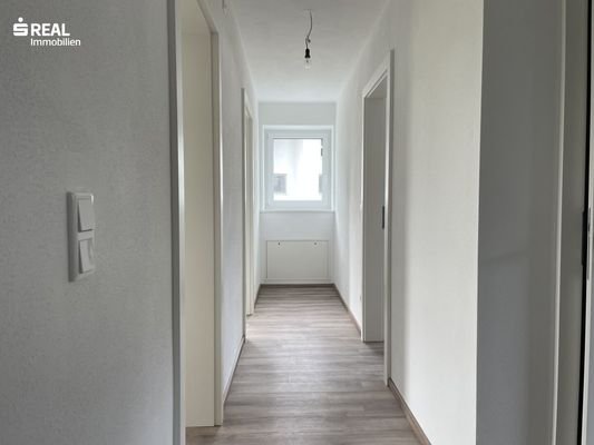 Flur mit Zugang zu allen Schlafräumen (1.OG)