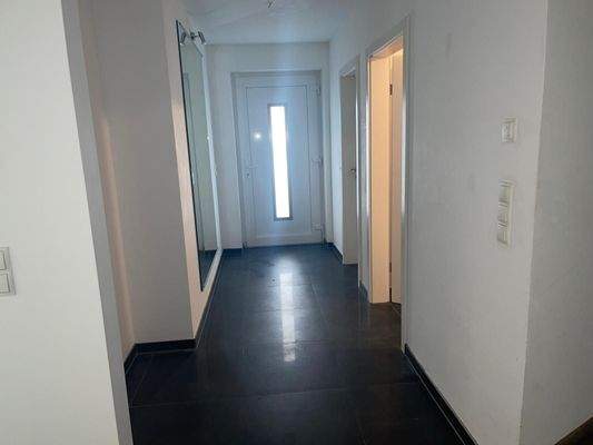 Heller Flur in Reihenhaus