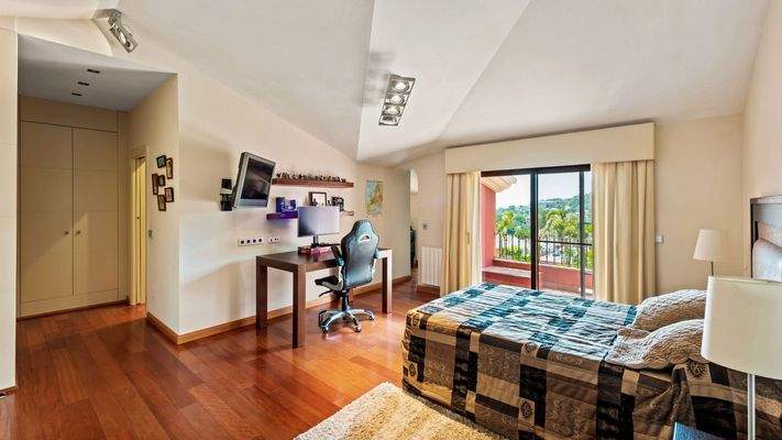 Photo: Villa in Nueva Andalucia