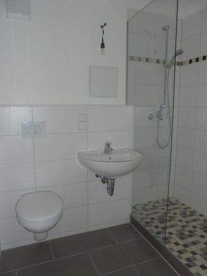 Badezimmer mit Dusche