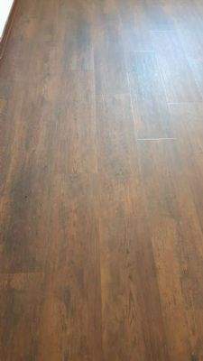 36 Oberflächenstruktur Holzimitatböden