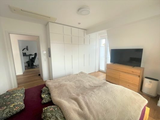 Schlafzimmer mit Blik zum Gästezimmer