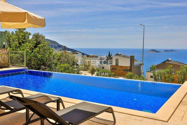 4-Bedroom Villa with Infinity Pool in Kaş Kalkan