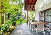Terrasse mit Garten