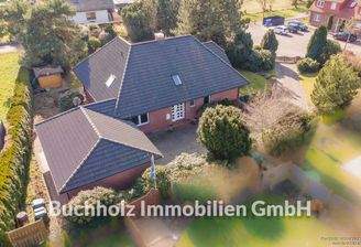 Luftbildaufnahme Haus und Garage