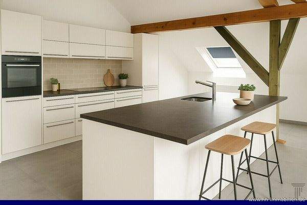 geräumiger Essbereich inkl. EBK - möbliert durch KI