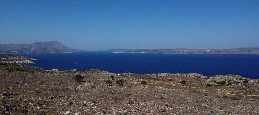 Kreta, Kokkino Chorio: Grundstück in ruhige Lage mit majestätischer Aussicht zu verkaufen