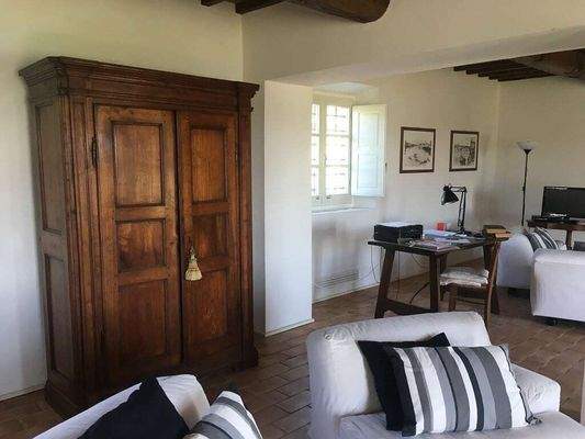 Villa mit Schäune in Carmignano (Prato)