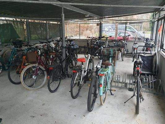 abschließbarer Fahrradschuppen