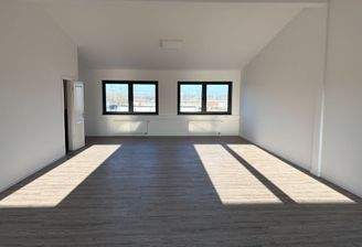 Großer heller Bürobereich