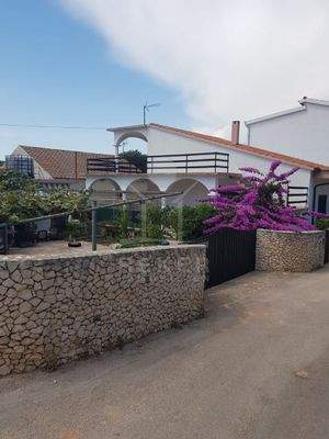 Idyllisches Einfamilienhaus in wunderschöner Bucht nahe Rogoznica