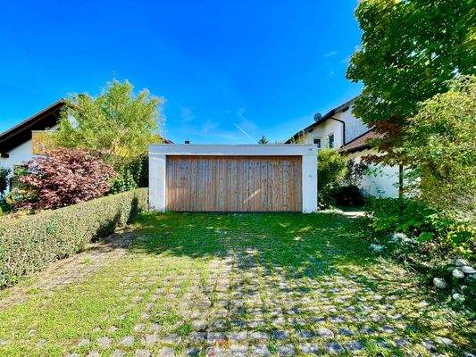 Zufahrt zur Doppelgarage