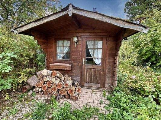 urige Gartenhütte