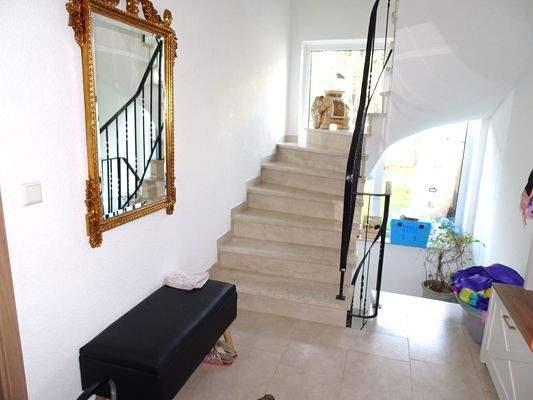 Eingang / Foyer / Treppe