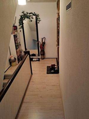 Trppen- + Flurbereich 1.OG