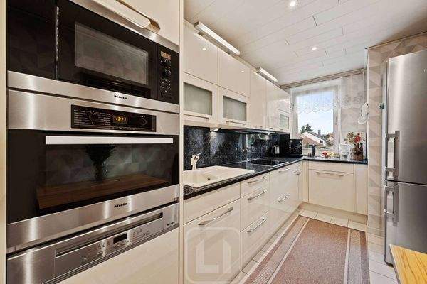 Hochwertige Einbauküche