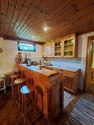 KG: Bar/ Teeküche im Stüberl