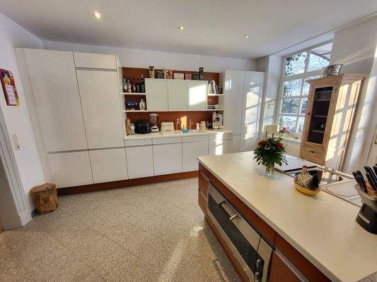 EG: Küche mit Terrassenzugang