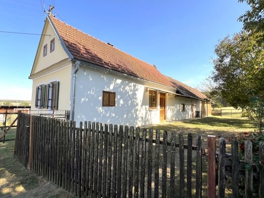 Wohnhaus mit angrenzendem Stadl