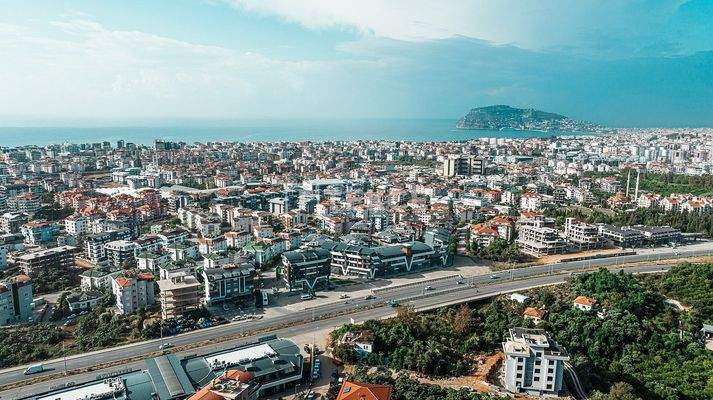 Commercial Properties on an Arterial Road in Alanya Oba