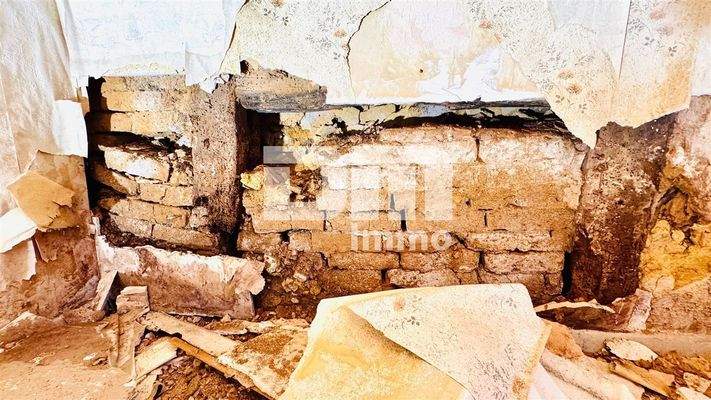 EG Wohn / Esszimmer Schaden Wannd