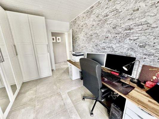 Arbeitszimmer-Kinderzimmer Souterrain-Ebene (2)