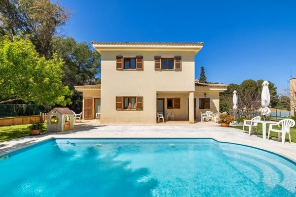 Exterior and Pool (2)