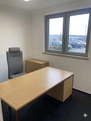 12 K640_Bild Büro klein  EG mit Südausrichtung.JPG