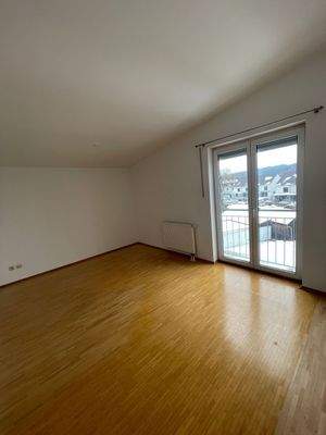 Großzügiges Schlafzimmer